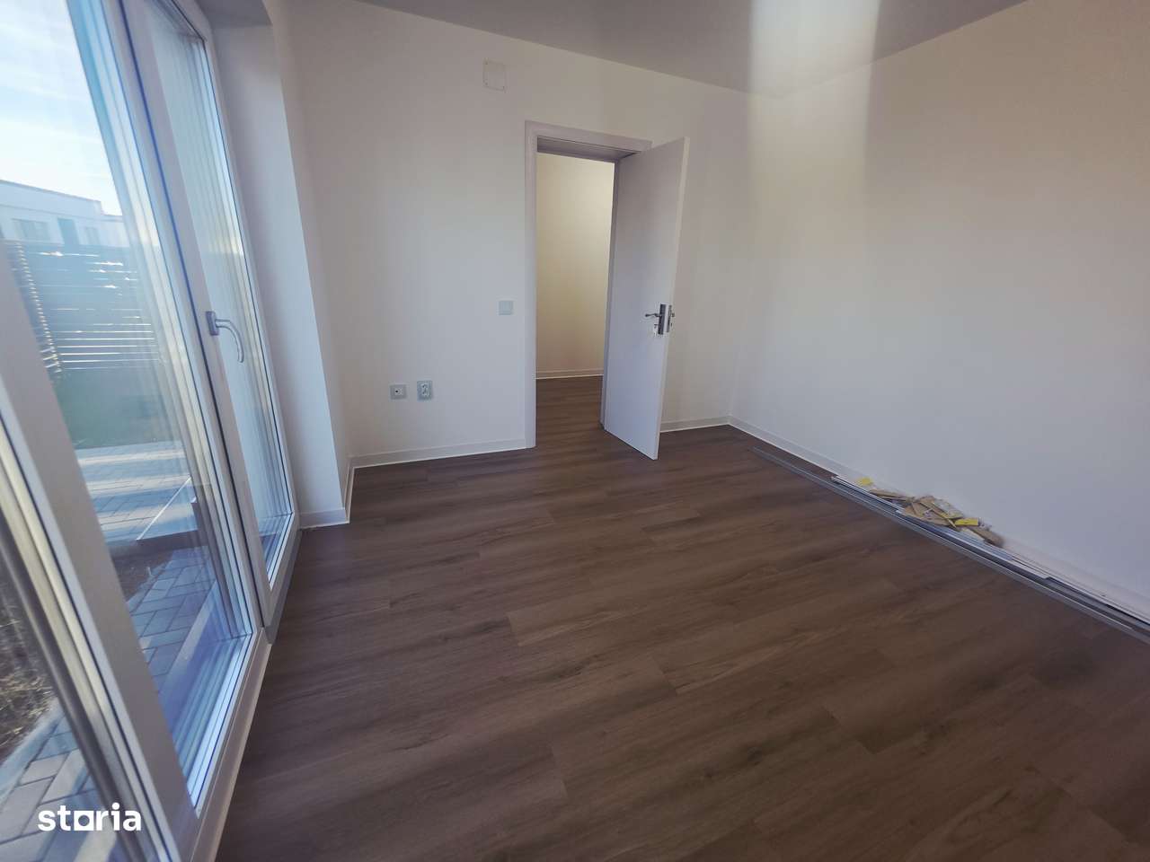 Vand casa noua pe parter 4 camere Izvor Tarlungeni Valea cu Flori 8-11