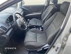 Toyota Corolla Verso - 8