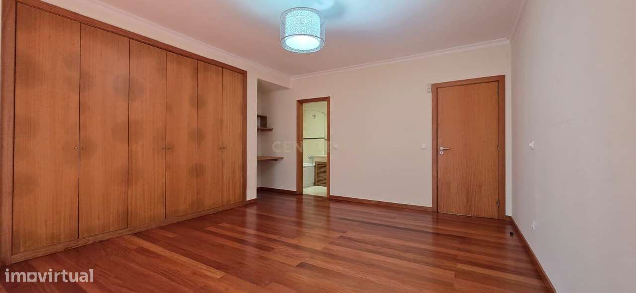 Apartamento T2+1 em Santo António-18