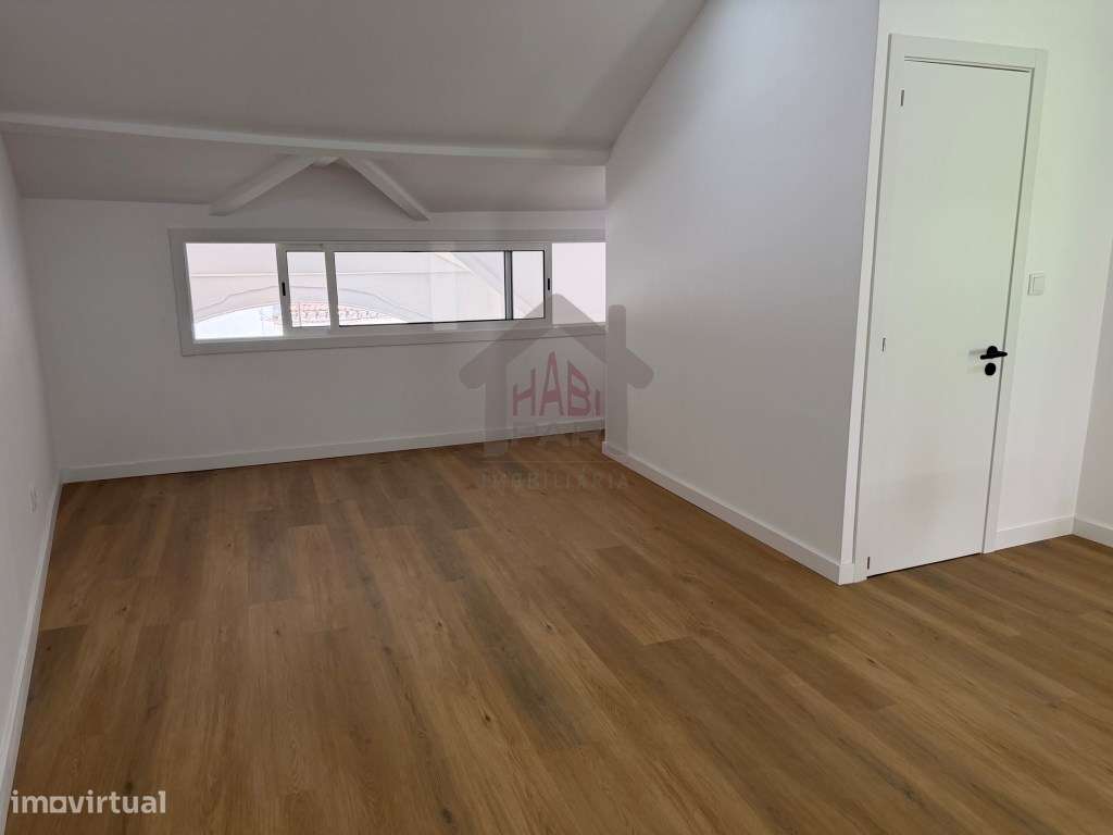Excelente Moradia T3+1 Centro de Benavente Baixa de Preço-20
