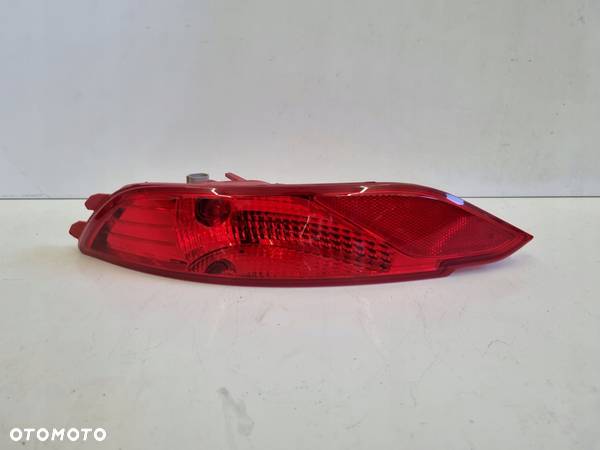 LAMPA PRZECIWMGIELNA PRAWA HYUNDAI TUCSON II 15- - 1