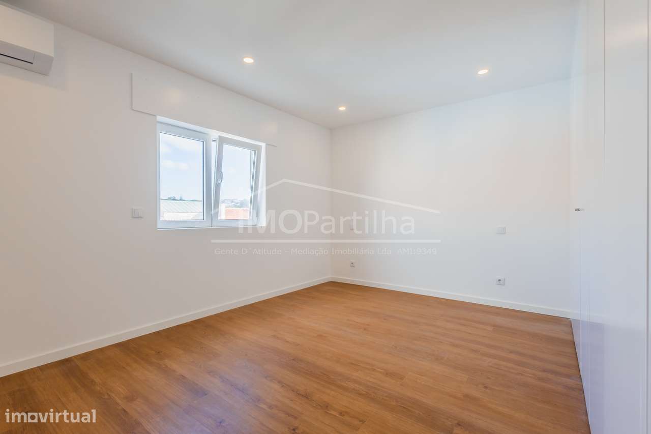 Apartamento t3 à venda na Rua Abáde Correia da Serra-14