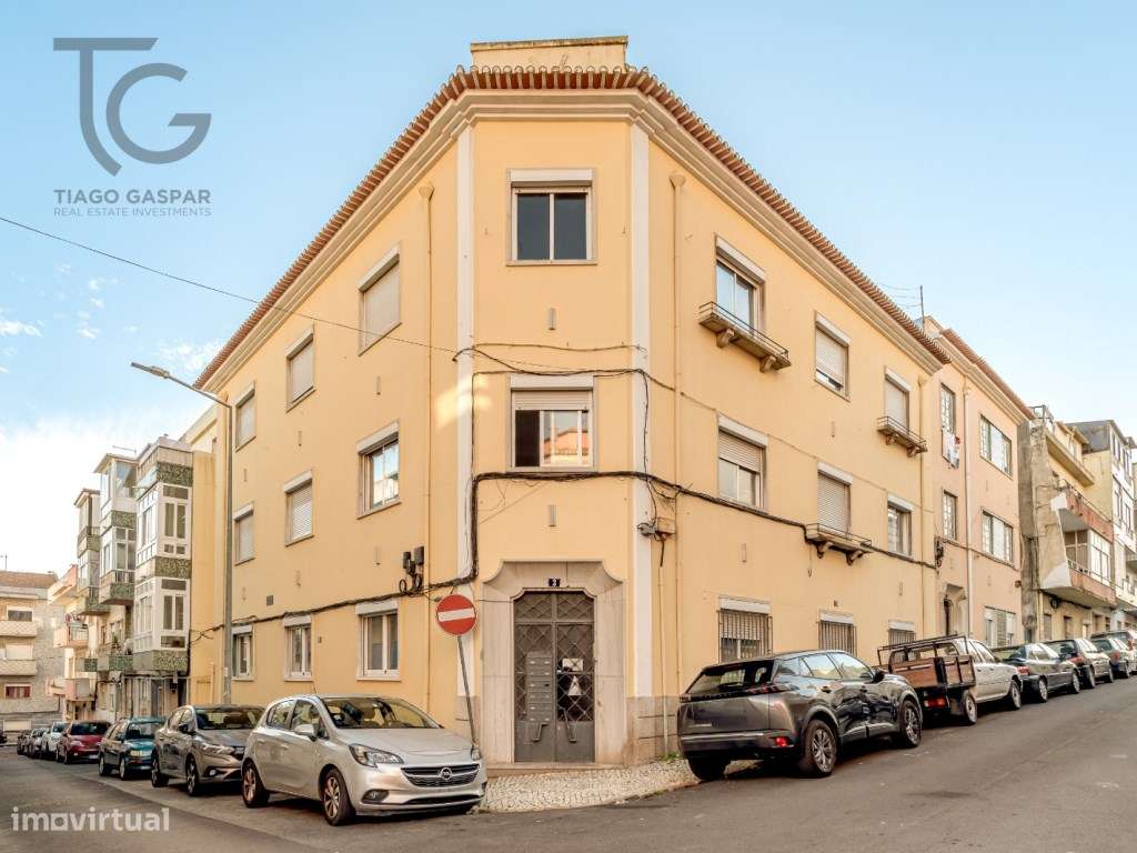 T3 Totalmente Renovado a 5 min a pé da CP Queluz-0