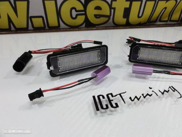 Suporte De Lâmpada De Matricula Com Led Branco Para Porsche Carrera GT, 911 Carrera 996, 997, GT2, GT3, Boxster 987, Cayene 9PA, Cayman 987C, Seat Altea / Exeo / Exeo ST, Ibiza 6J, Leon 1P, Audi TT 8N 2-doors 1999-2006, VW EOS, Golf 4, 5, 6, 7, Lupo, Passat 3C, CC, Phaeton, Scirocco, Polo 6N2, 9N,9N3, Beetle, Passat B6, B7, Skoda Superb 3T 4-drs Sedan 2008. - 2