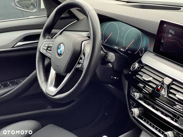 BMW Seria 5 525d Touring Sport Line - 17