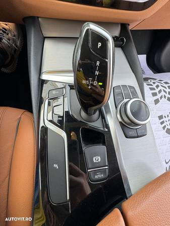 BMW Seria 5 530d Touring Aut. Luxury Line - 21