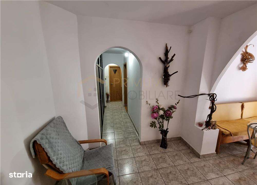 ARADULUI - BLOC IZOLAT - 3 Camere - Centrala proprie - Clima - Boxa - - Imagine principală: 3/8