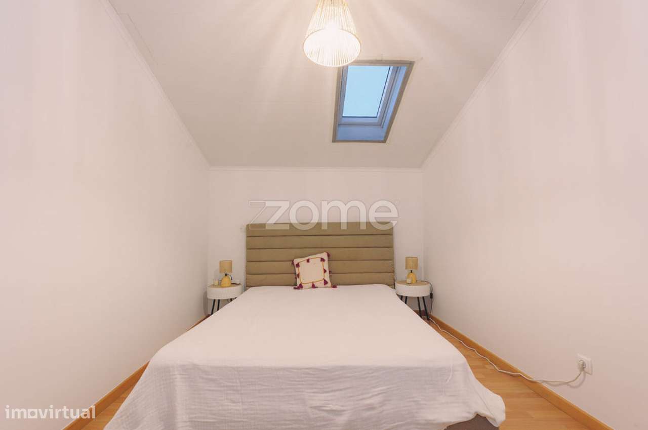 Moradia T2+1 Renovada a 100m do Mar – São Roque-29