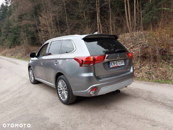 Mitsubishi Outlander 2.0 4WD Plug-In Hybrid - 7