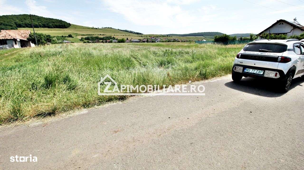 Teren Intravilan 4000mp Ernei cu deschidere la drum asfaltat - Imagine principală: 2/3