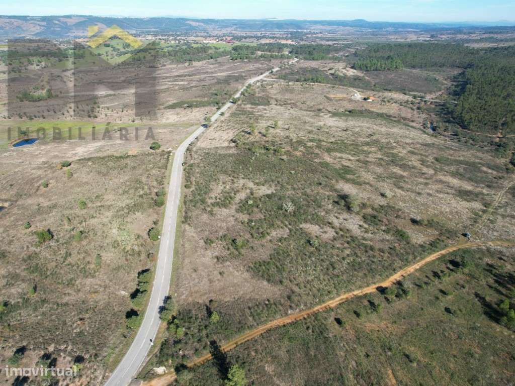 Terreno rústico com 2.1ha em Perais. - Grande imagem: 2/8