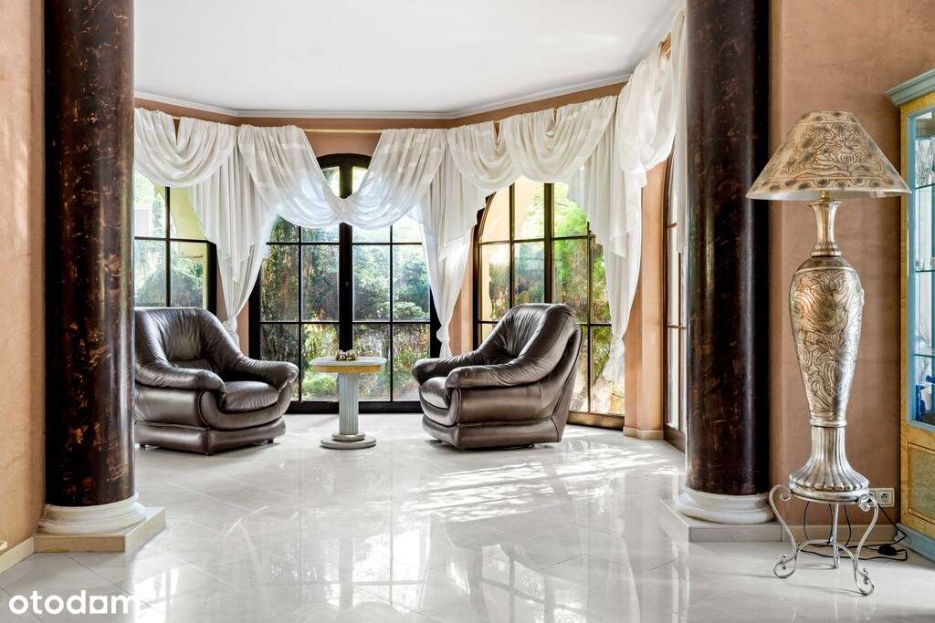 Dom/rezydencja/Dąbrowa Leśna-5