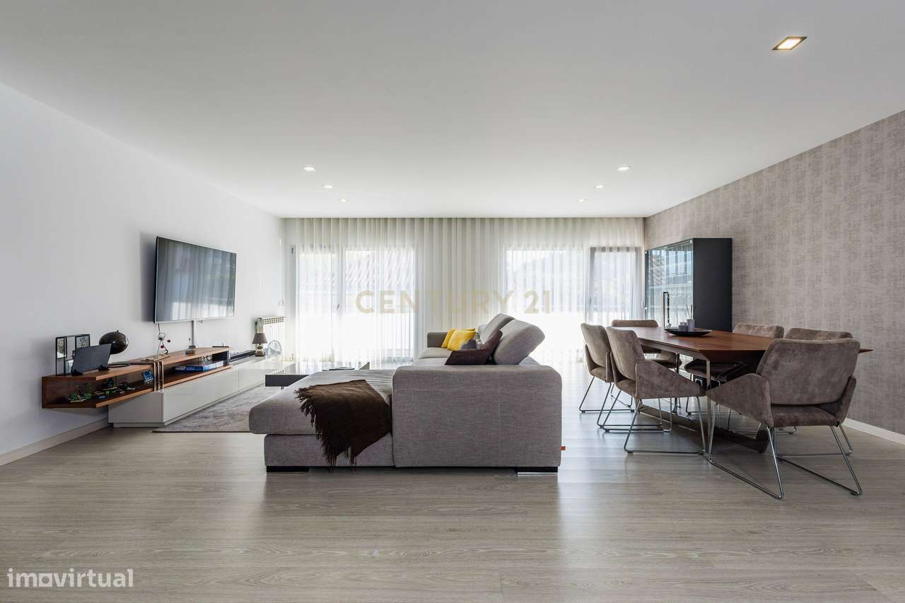 Apartamento T3 c/175m2 de área privativa no Centro da Cidade de Leiria - Grande imagem: 4/23