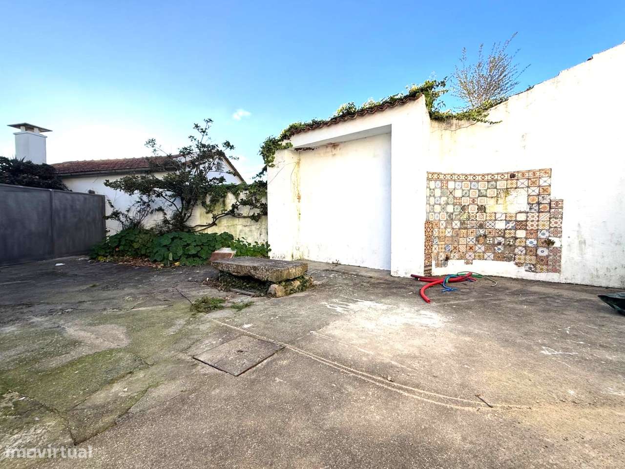 Moradia c/ pátio para restauro no Centro de Ovar - Grande imagem: 4/21