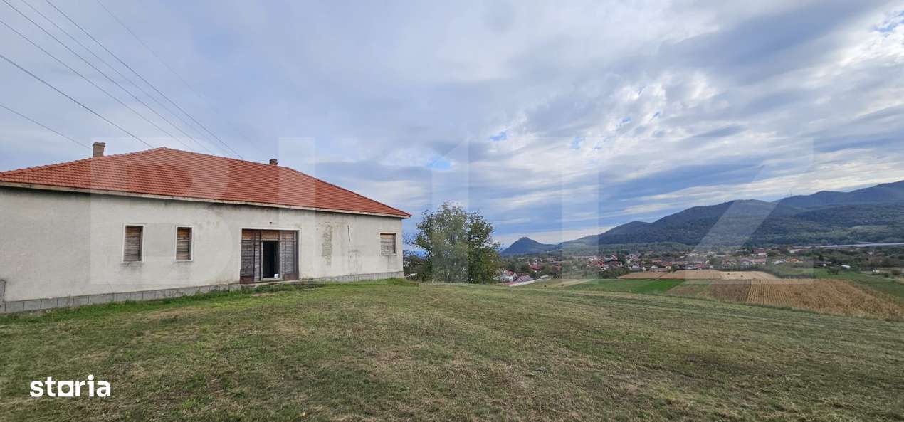 Vila la rosu, 240 mp, teren 93.000 mp - Șoimus - Imagine principală: 3/4