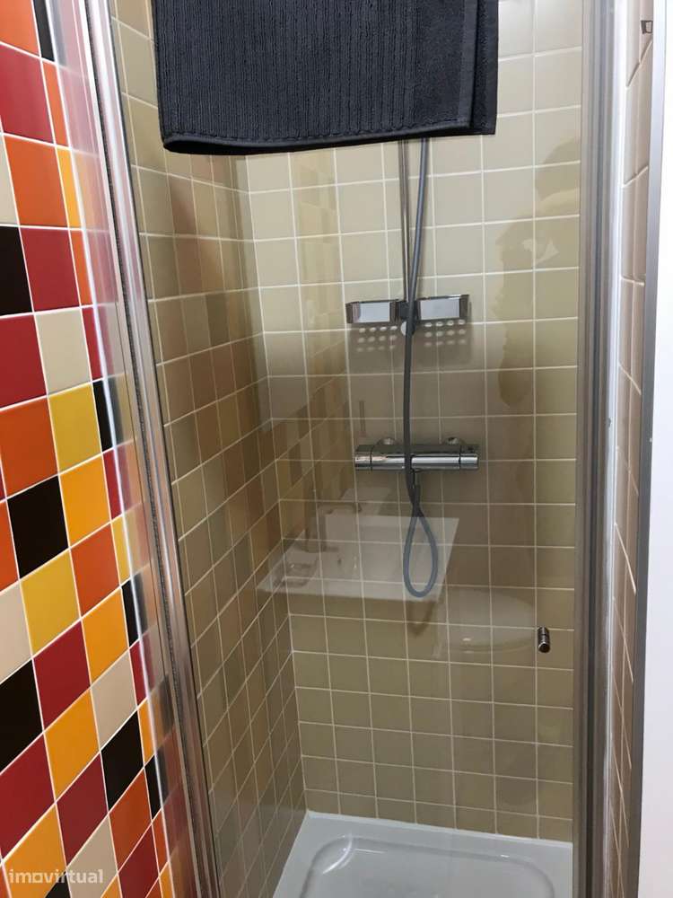 Quarto - localizado em Baixa Coimbra - Grande imagem: 5/6