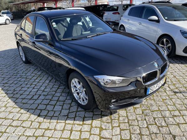 BMW 318 d Auto - 3