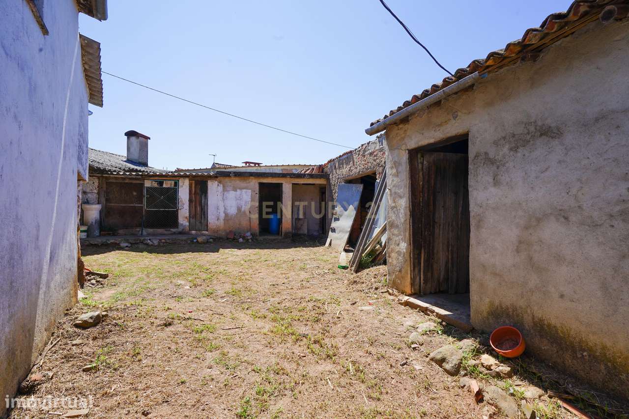 Moradia T4 com terreno  e pátio- Vale Marelo, Semide - Grande imagem: 5/12