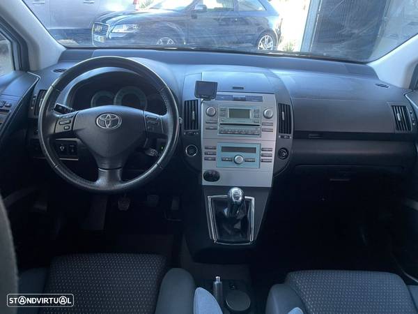 Toyota Corolla Verso 2.2 D-4D - 53