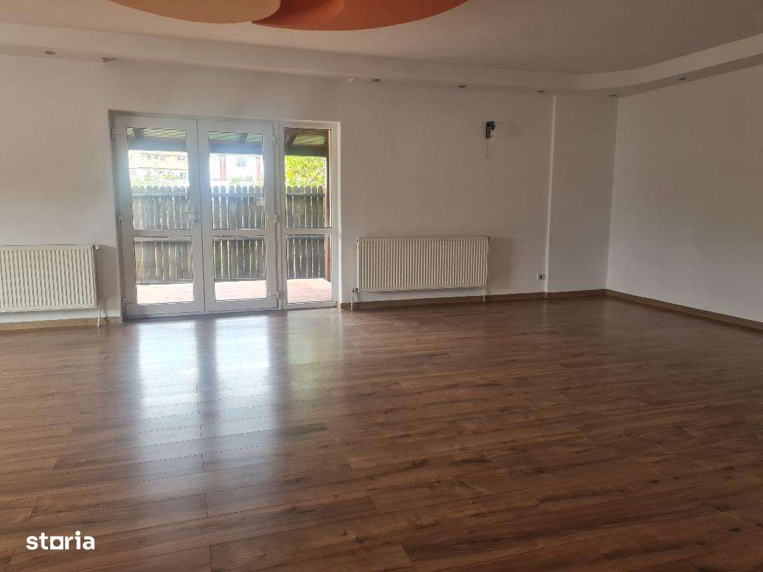 Casa  P+1+M  , sapte camere  Stefanesti - Imagine principală: 4/17