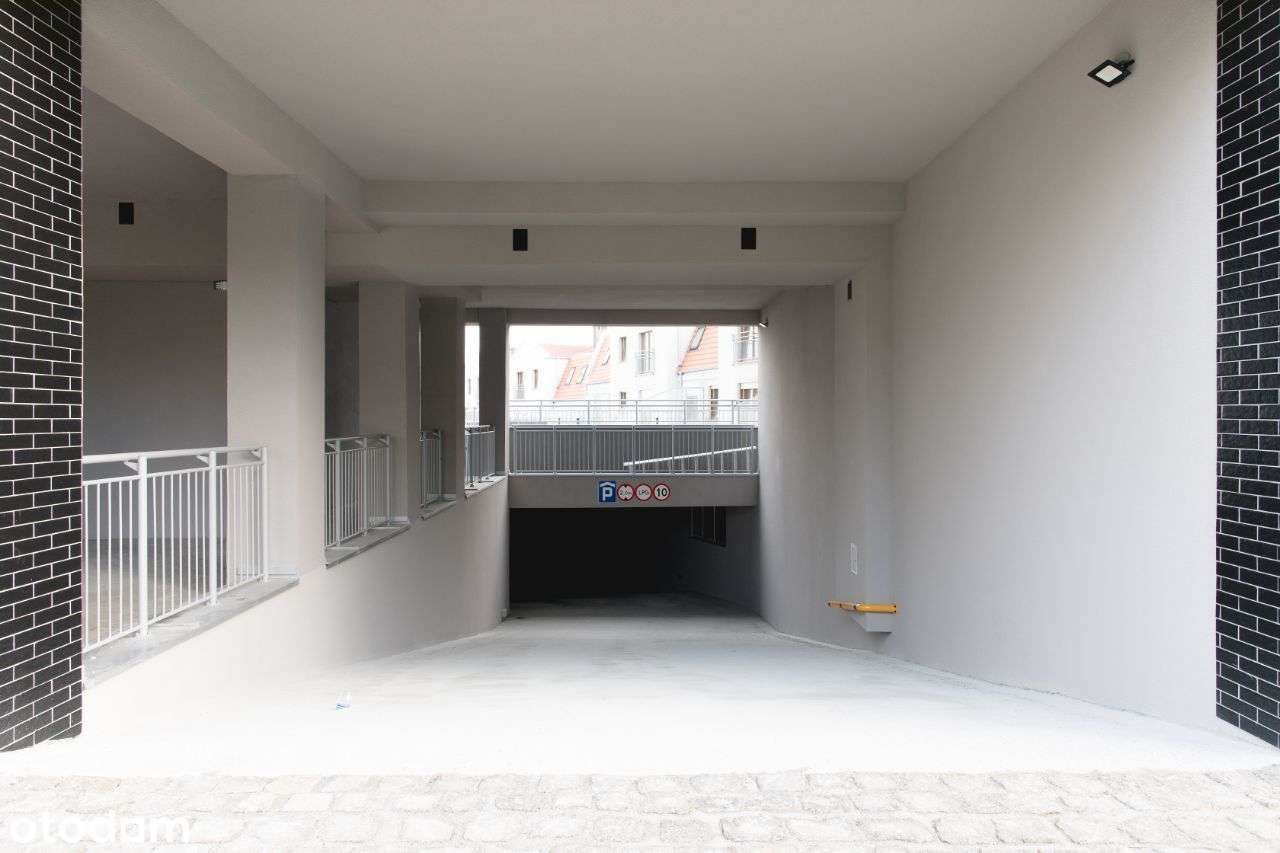 PLATFORMA - 2W1 Miejsca postojowe - ul. Obornicka - Pełny obrazek: 4/5