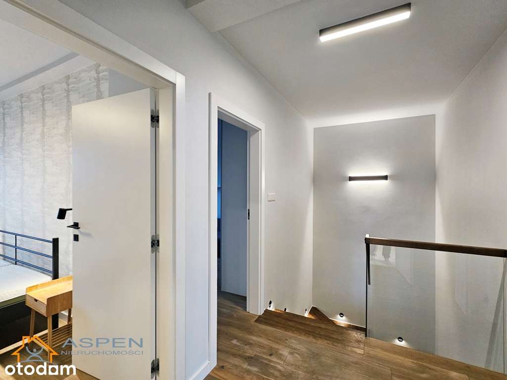 WYŁACZNOŚĆ  Piękny bliźniak, 2 łazienki, 4 sypialnie, garaż, pralnia-11