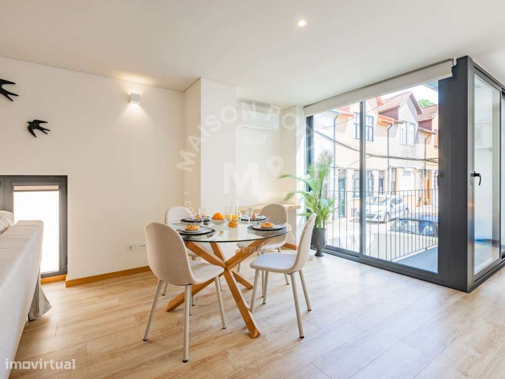 Apartamento T1 com Varanda Totalmente Equipado e Mobilado no Bonfim...-2