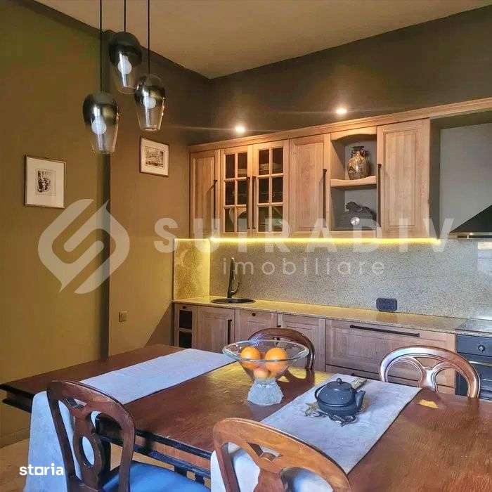 Vilă interbelică cu 5 camere, în zona Ultracentrală - Imagine principală: 2/5