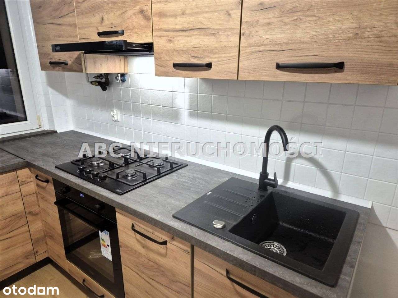 Komfortowe M-4 blisko centrum. Mieszkanie po remon-0