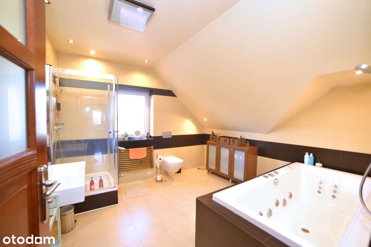 Wyjątkowy rodzinny dom z ogrodem i tarasem, 5 min do Leśnicy-13