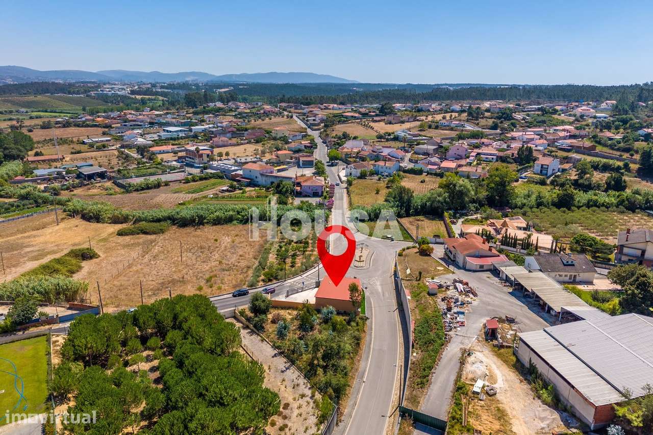 Moradia T3 Renovada | Azoia – Leiria-49