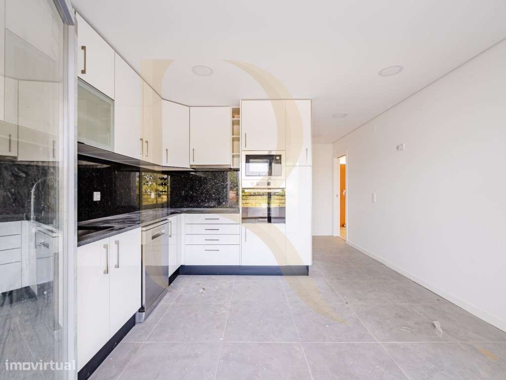 Apartamento T3 duplex com parqueamento e arrecadação em condomínio ...-8