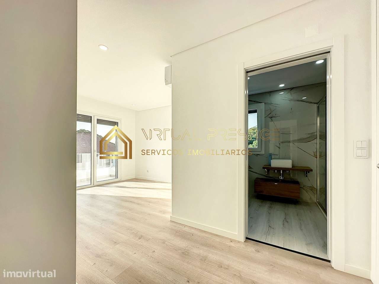 Moradia T4 nova com piscina e garagem – Charneca da Caparica-24