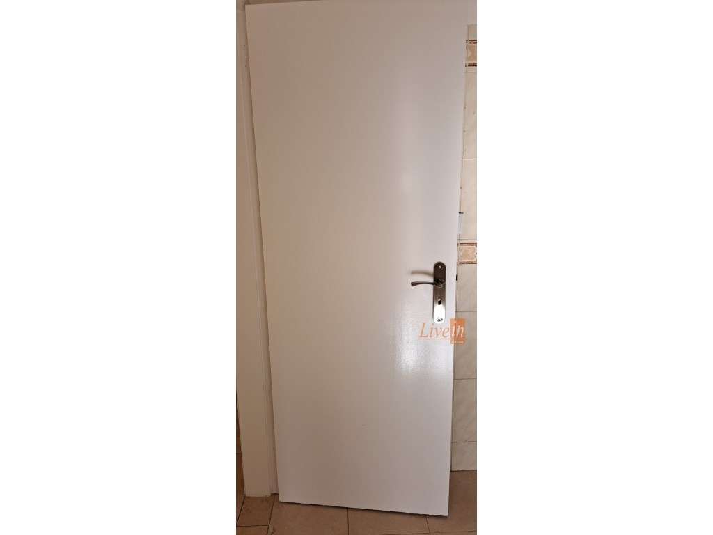 Apartamento T2 Totalmente Remodelado na Tapada das Mercês-20