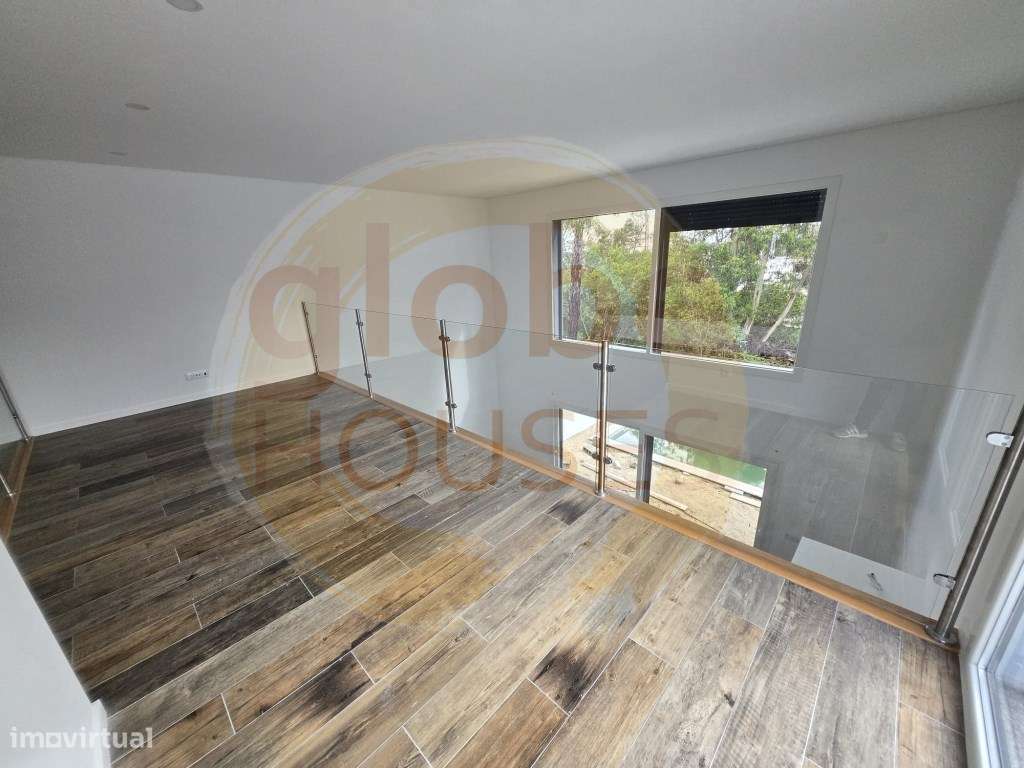 Moradia T3+1 com Piscina e Garagem - Lagoa de Albufeira-12