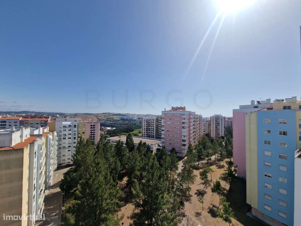 Espaçoso apartamento T2, localizado em São Marcos, Cacém.-8