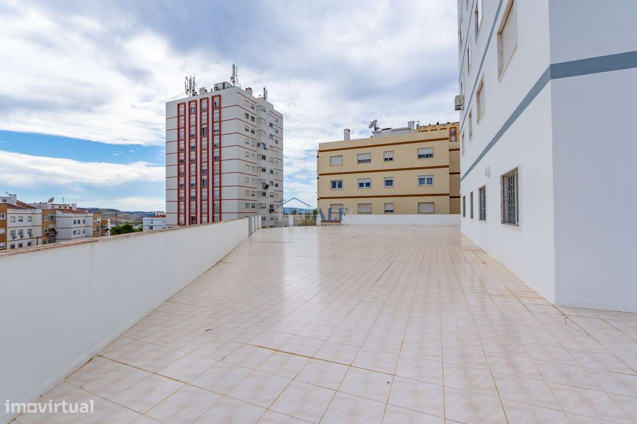 Apartamento T3 no centro de Vialonga com elevador-26