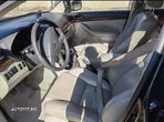Toyota Avensis 2.0 D-4D Combi Executive - 3