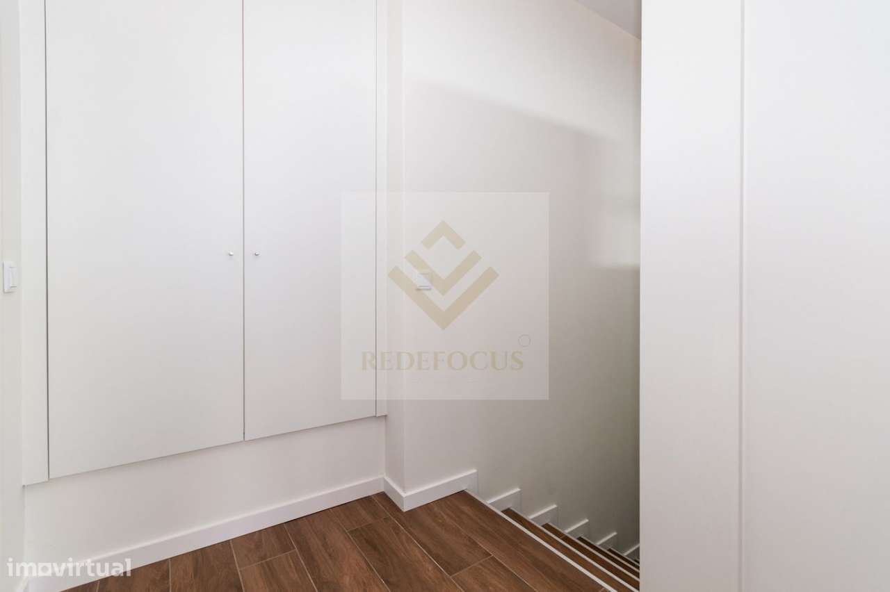 T2 duplex renovado com 122m² em Argoncilhe-7
