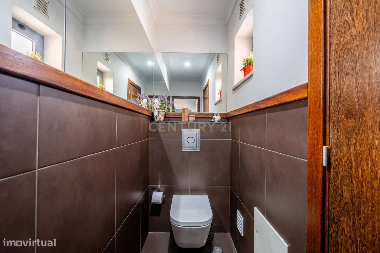 DUPLEX T2 DE CANTO COM AMPLAS VARANDAS E GARAGEM PERTO DA PRAIA!-14