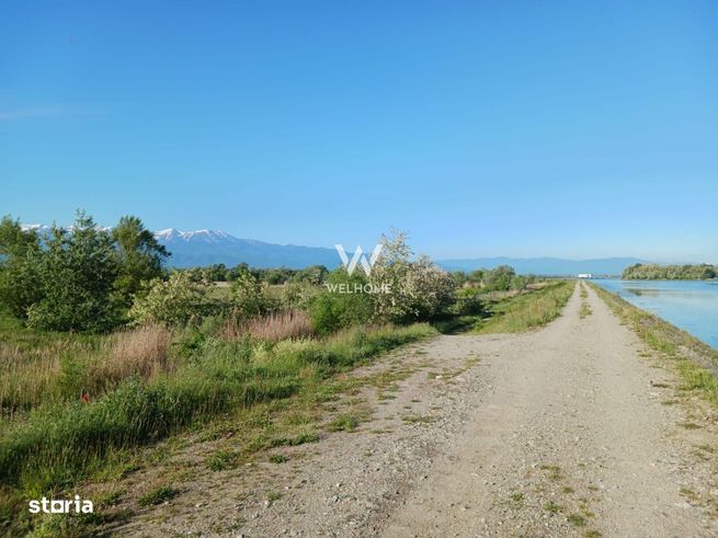 Vand parcele de teren extravilan pe malul Oltului - baraj Colun