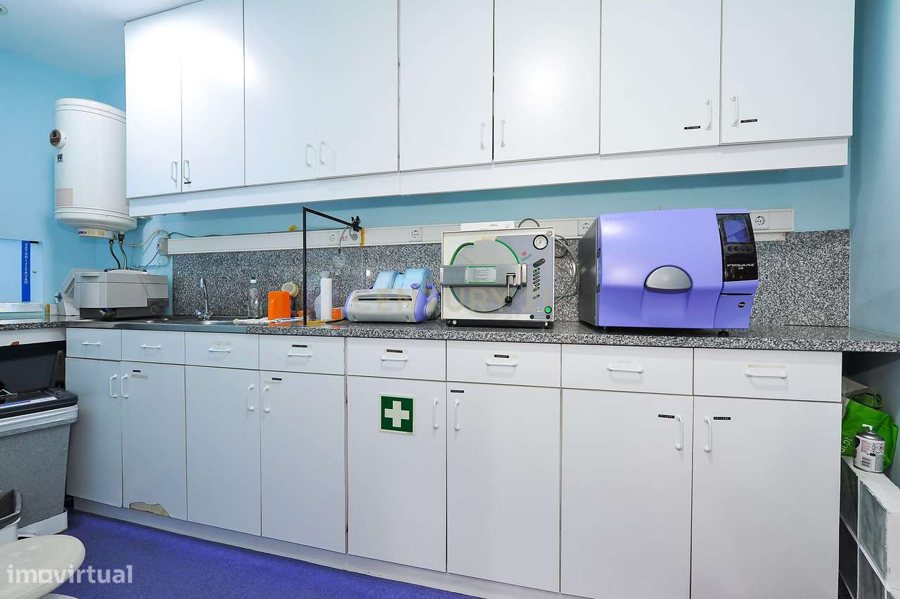 Clínica Dentária Premium | Investimento Seguro com Histórico Consolida-10