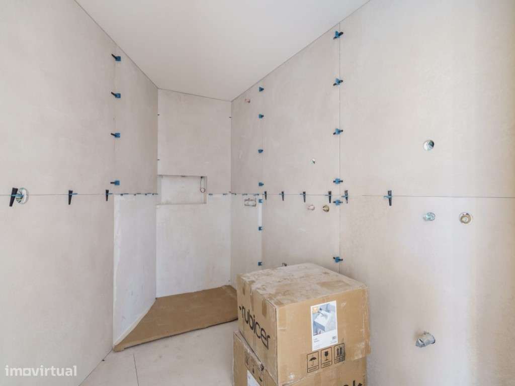 Moradia V3 Geminada com terraço e jardim, a 900 metros do mar-38