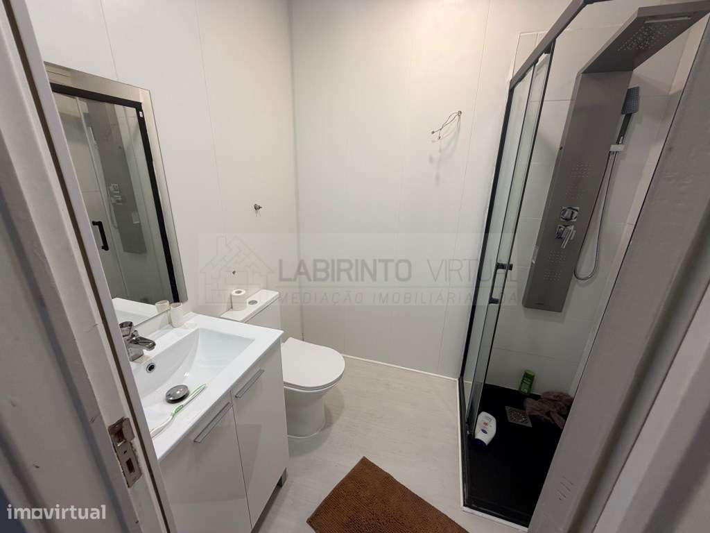Vende-se T1 perto da praia e CP, em Paço d'Arcos-7