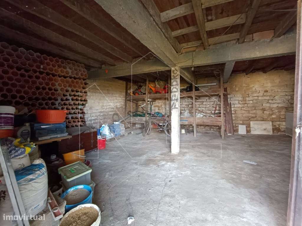 Moradia T3 para recuperar Valongo do Vouga-16