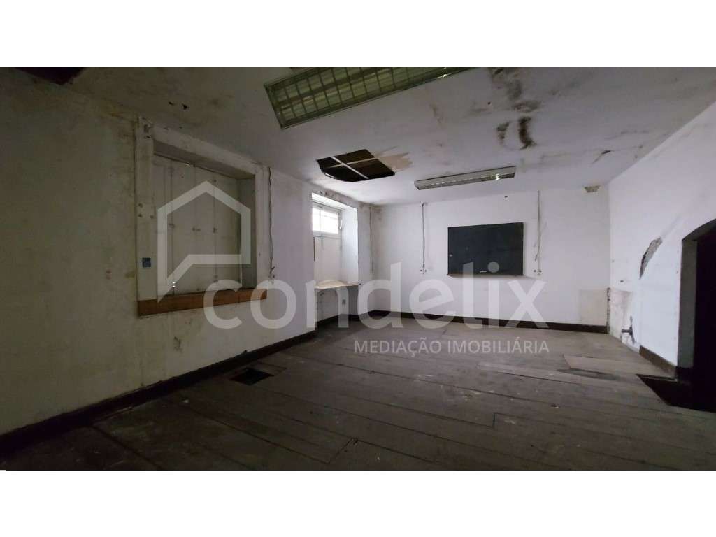 Prédio no centro do Funchal - Grande imagem: 5/20