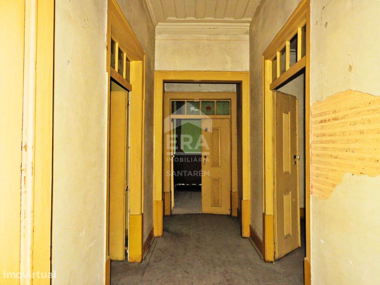 Prédio no Centro da Chamusca - Grande imagem: 5/11