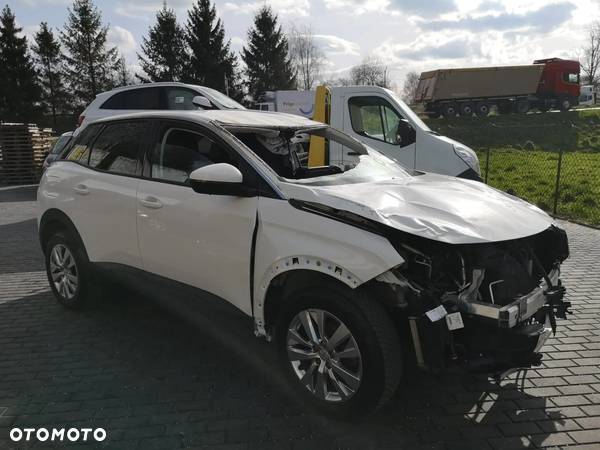 Peugeot 3008 1.2 PureTech Access - 12