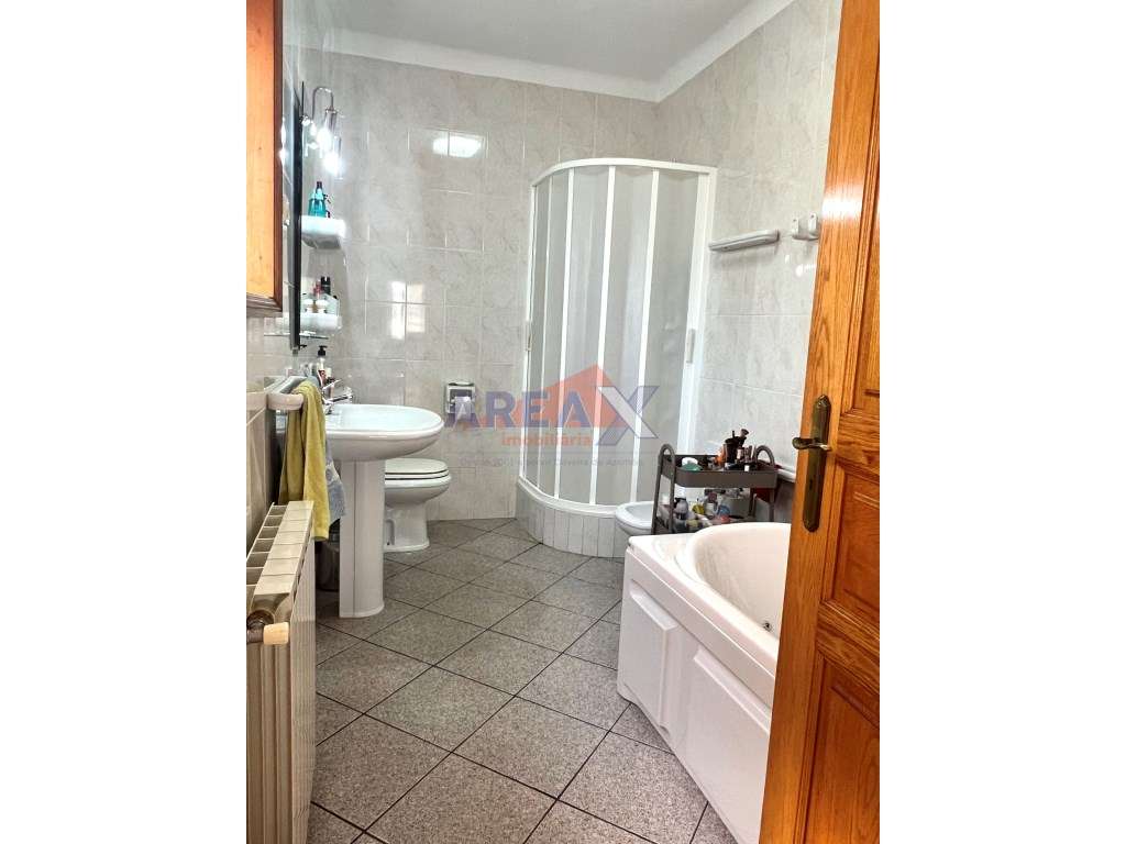 MORADIA BI-FAMILIAR-30