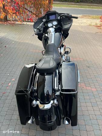 Harley-Davidson Touring Road Glide - 2